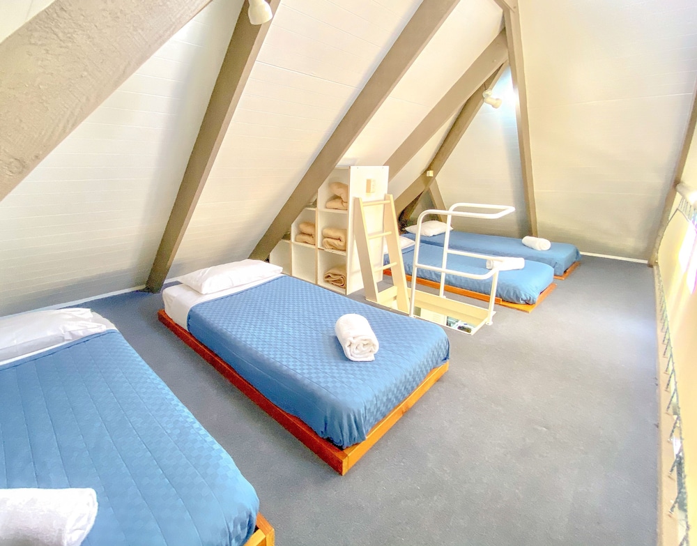 Kellys Beach Resort 11/49
