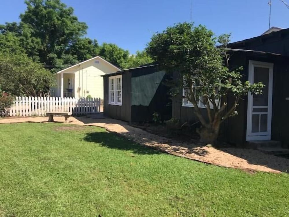 Riverboat Bed & Breakfast 38/43
