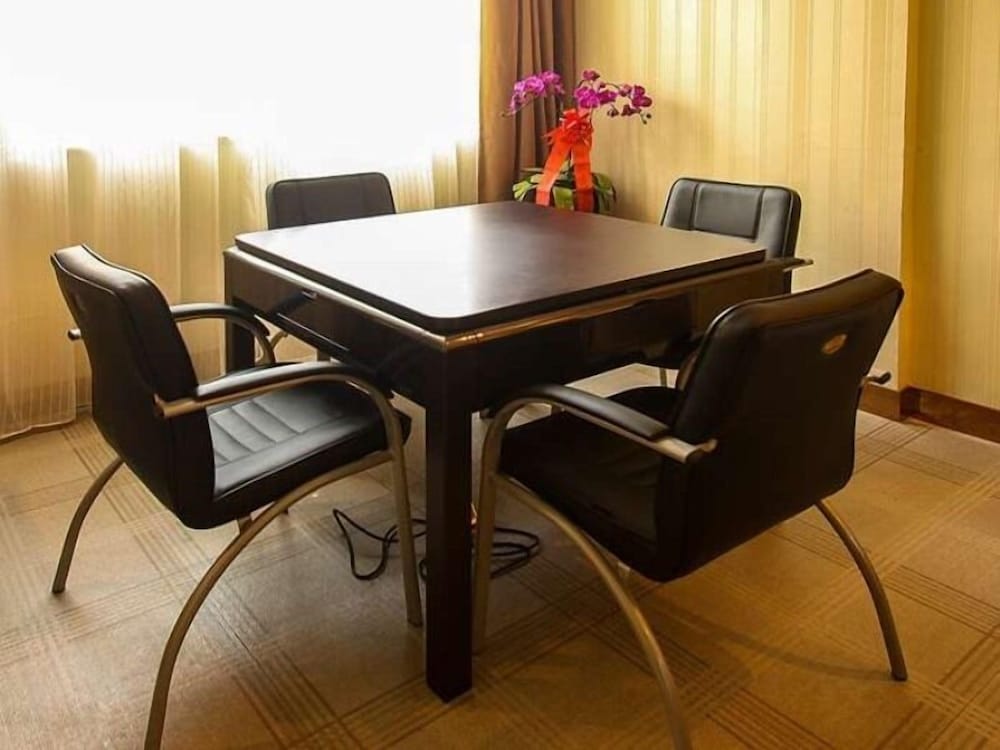 GREENTREE INTERNATIONAL COMMERCE CITY HOTEL 37/46