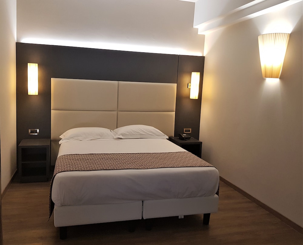 Astra Hotel 15/51