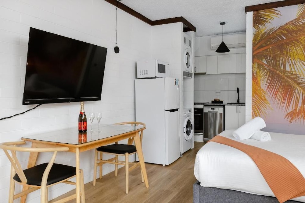 MIDTOWN MOTOR INN 24/52