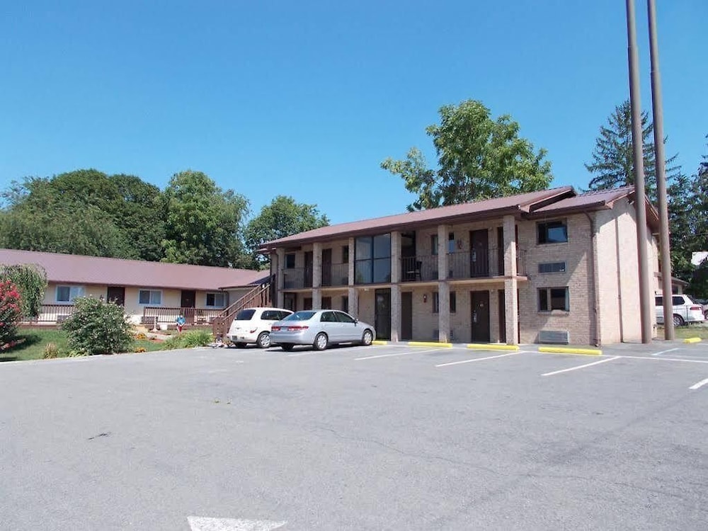 Motel M Lewisburg 2/42