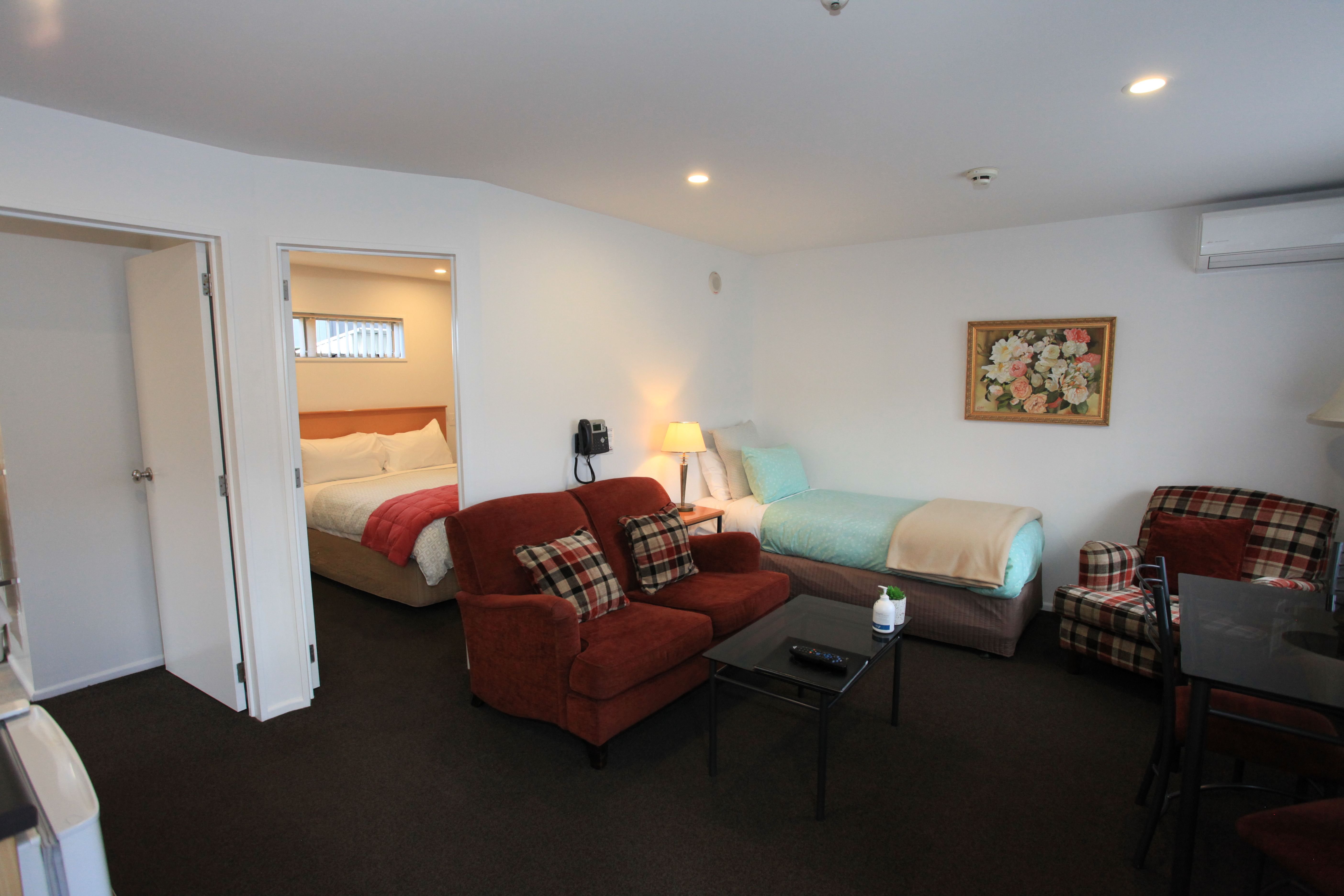 Lorenzo Motor Lodge 3/4