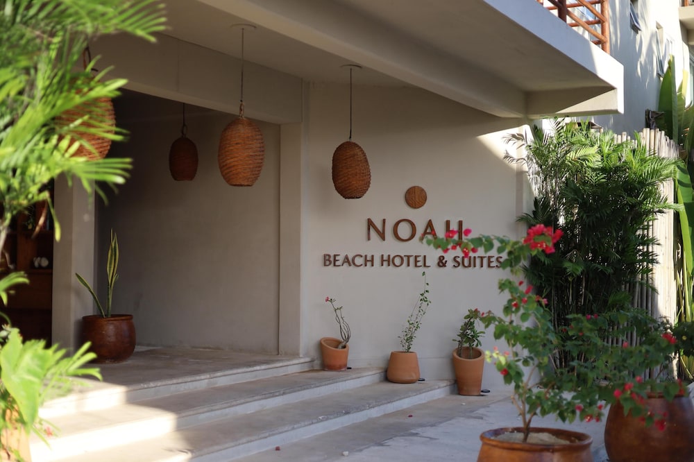 Noah Beach Hotel and Suites 5/55