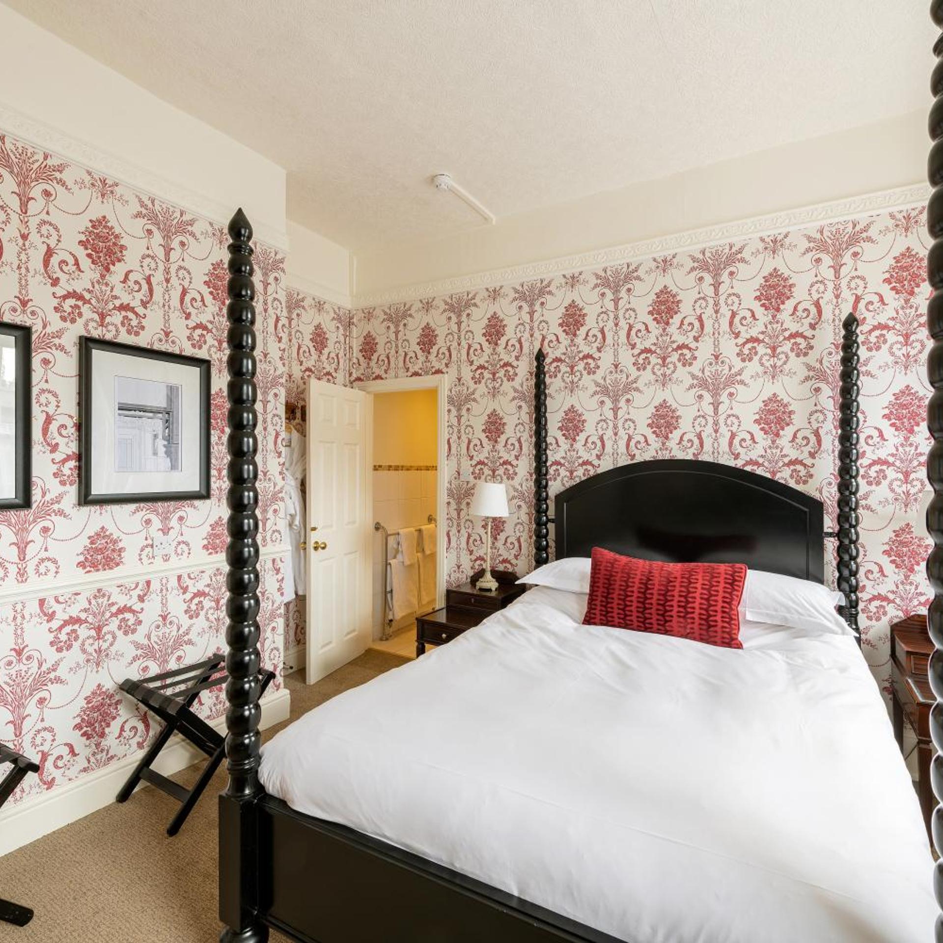 Four Poster