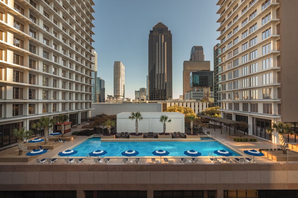 Fairmont Dallas 70/73