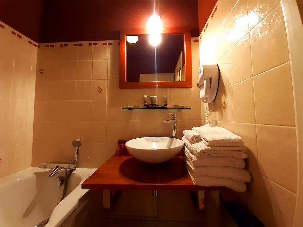 Hotel le Chatellier 45/50