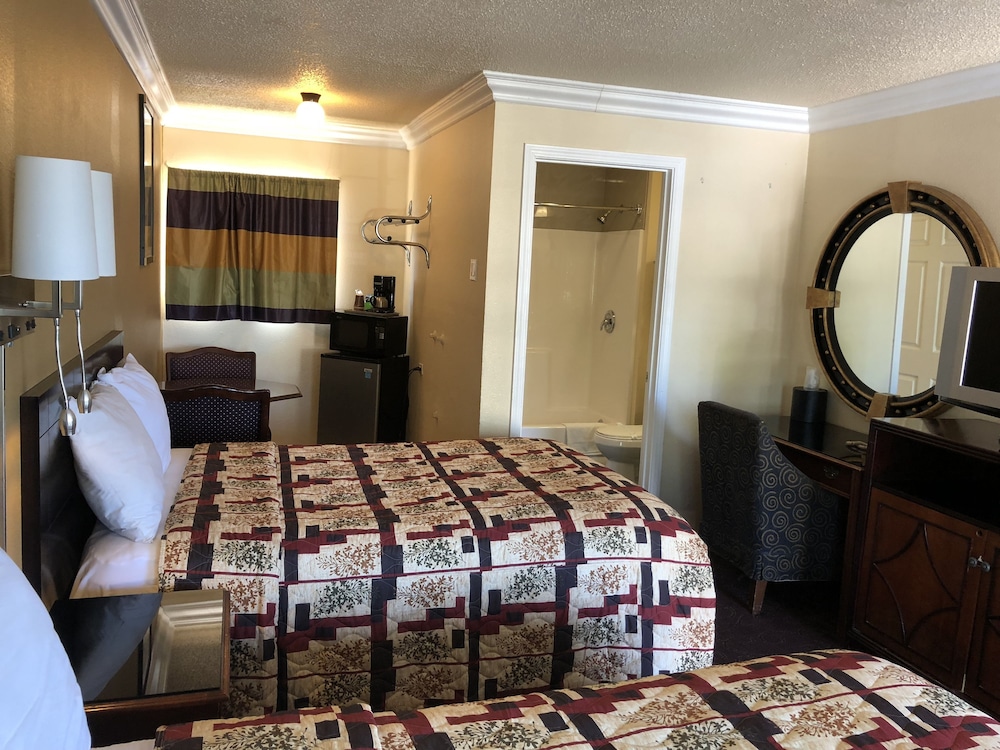 Lamplighter Motel 22/50