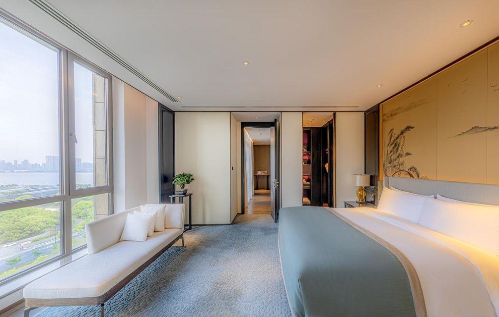 Grand, Lotus, Premier, Executive, Suite, King Bed, River View
