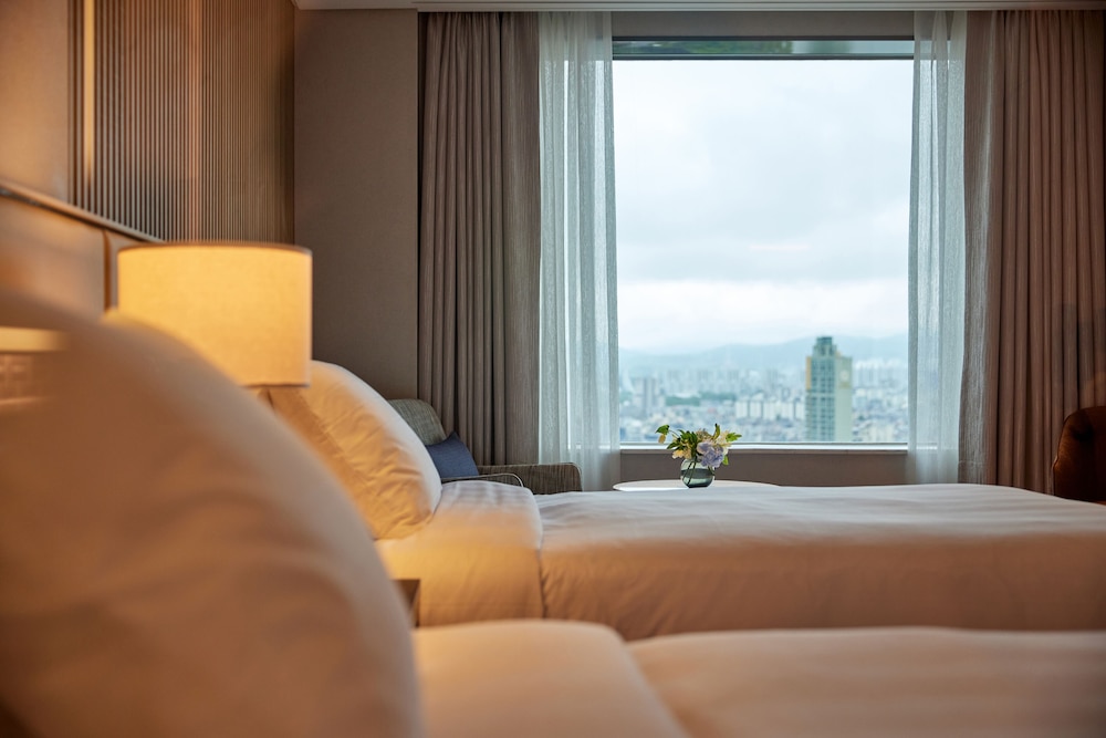 Lotte Hotel World 46/67