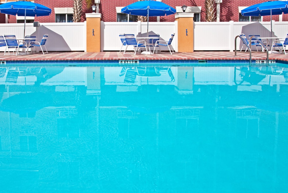 Holiday Inn Express Hotel & Suites Brooksville-I-75 9/50