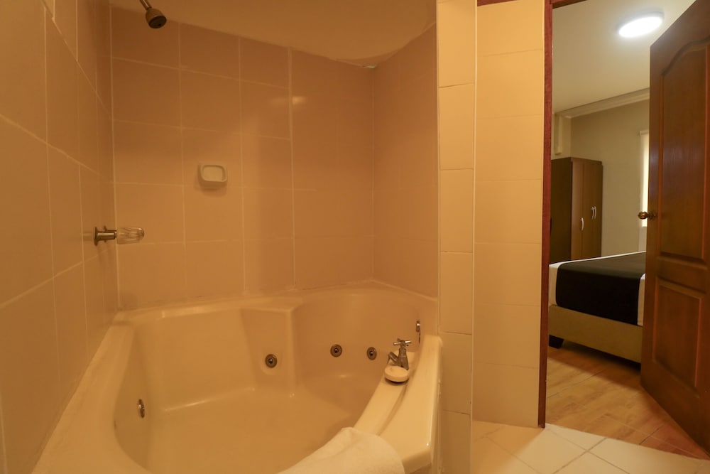Epiqus Hotel Esperanza 47/49