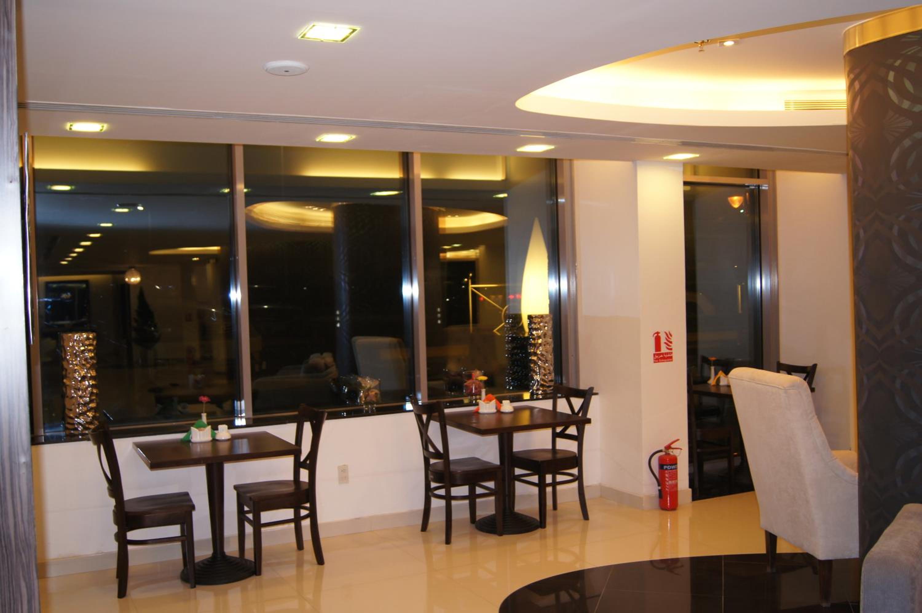 Watheer Hotel Suite 37/44