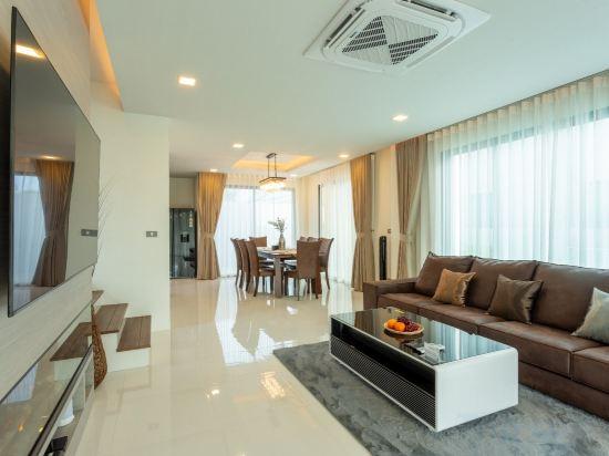 3 Bedrooms, Exclusive, Pool, Villa, 3 Bathrooms