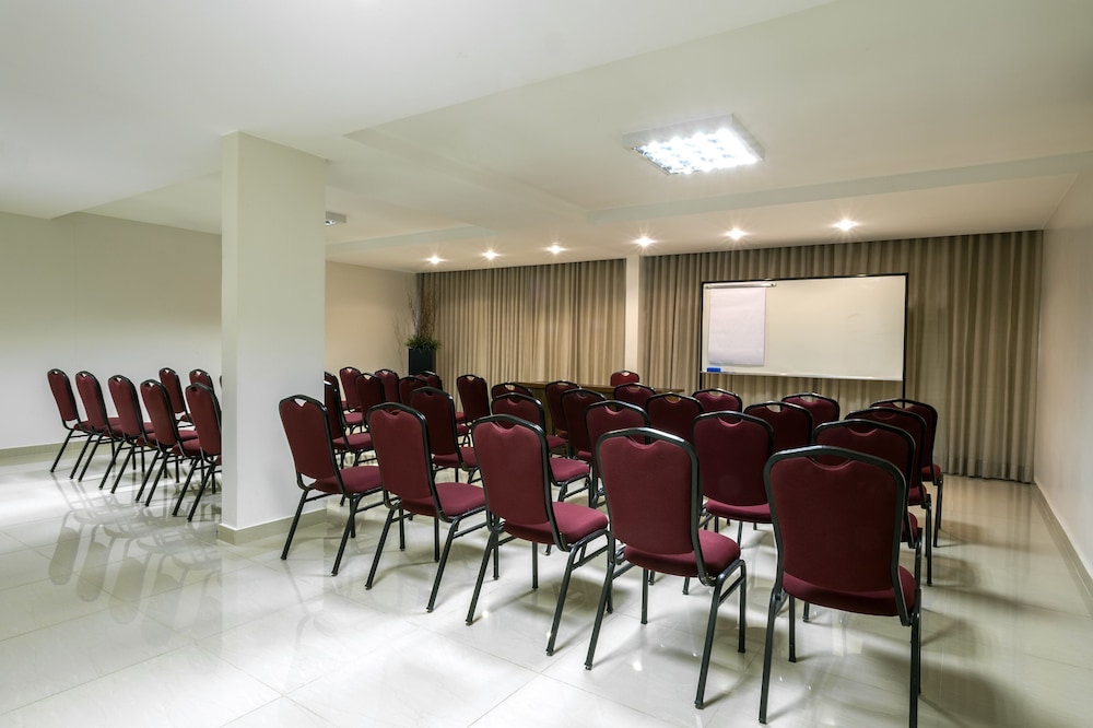 Sia Park Executive Hotel 39/44