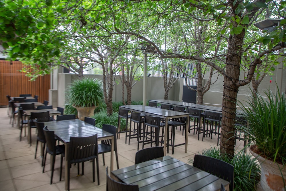 Royal Hotel Randwick 54/70