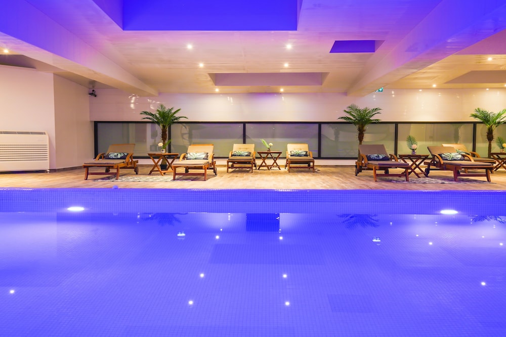 swimming pool spa