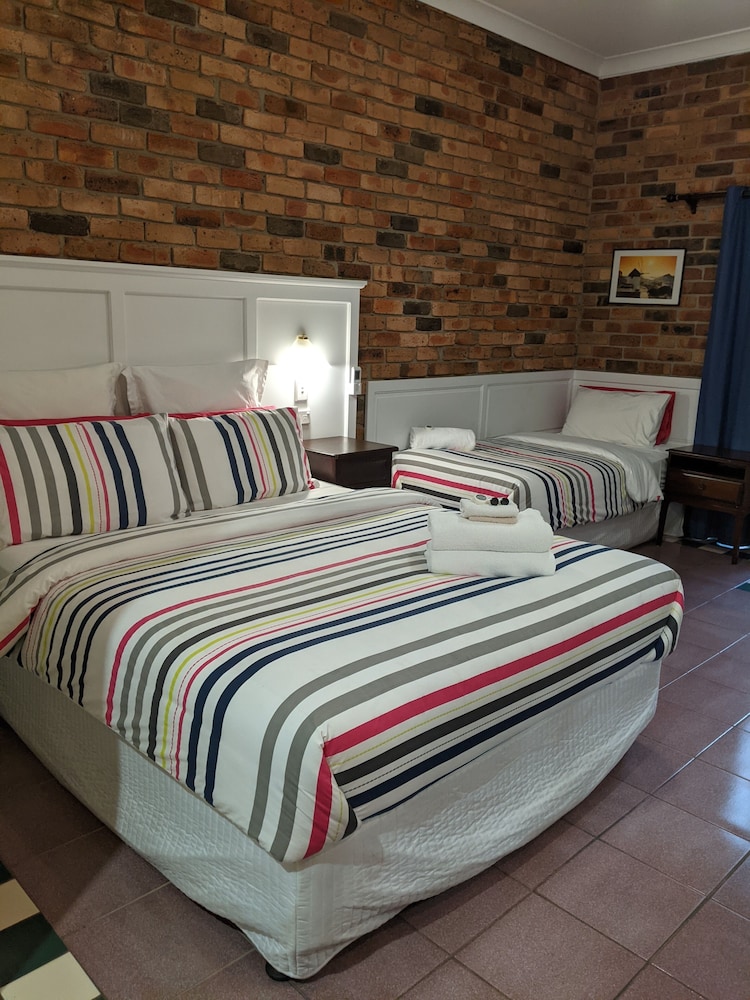 Ettalong Beach Tourist Resort 18/50