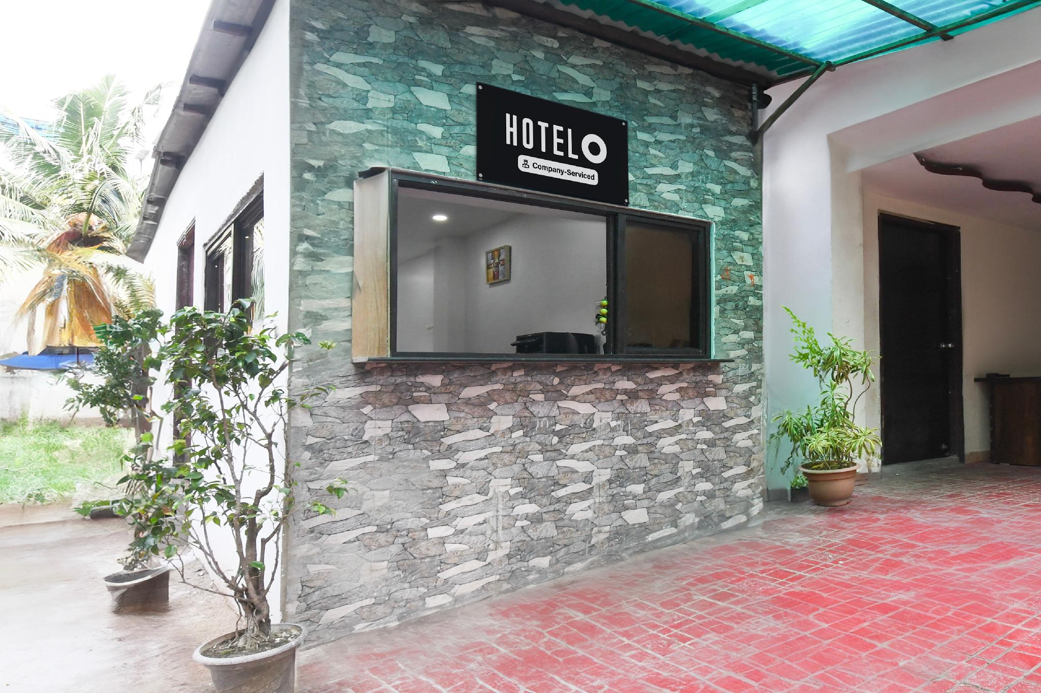 Oyo 8812 White Palace Hotel & Resort 10/56