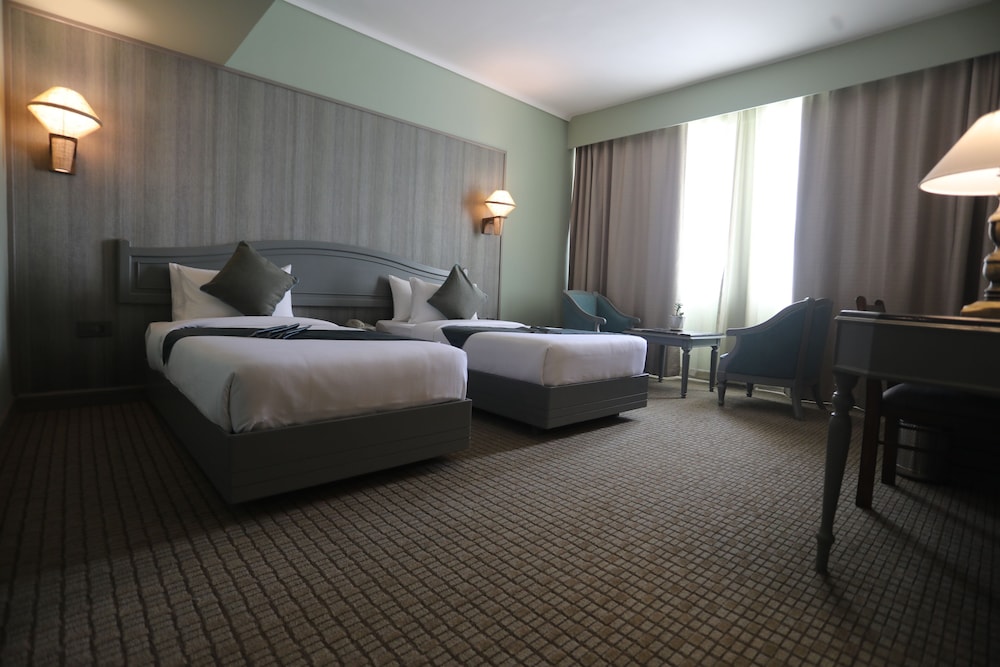 Executive, Twin Beds