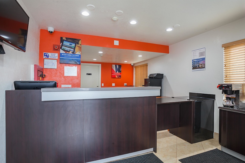 Lobby at Motel6 Ventura, CA - Downtown, VENTURA - CA