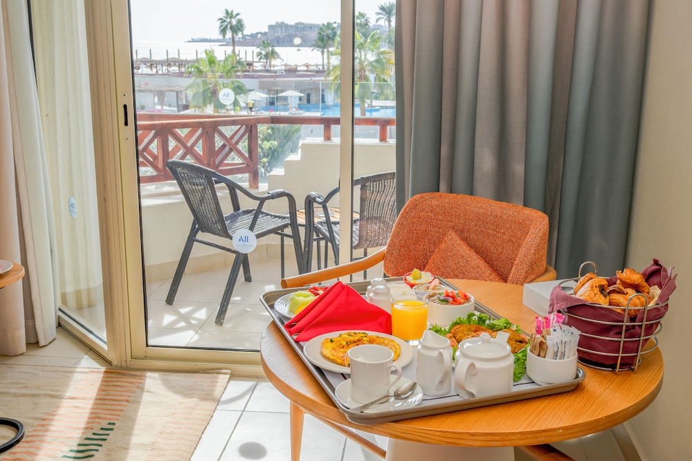 Naama Bay Promenade Beach Resort 48/66