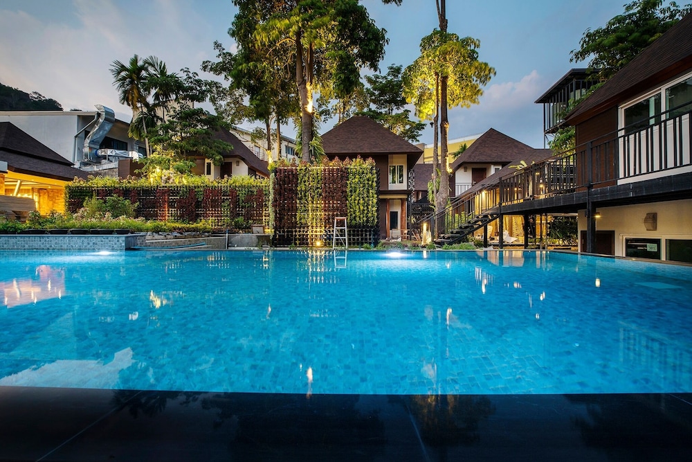 The Cliff Elegance Resort 30/35