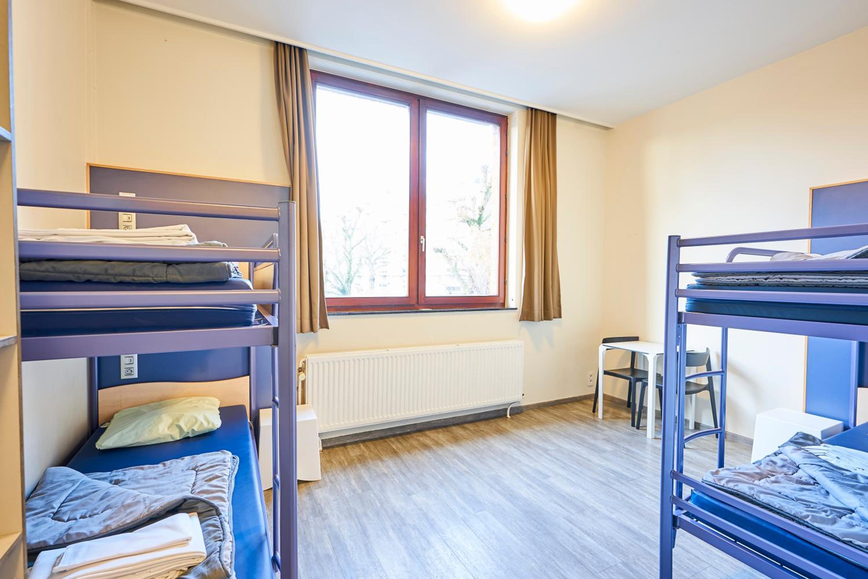 Generation Europe Youth Hostel 9/50