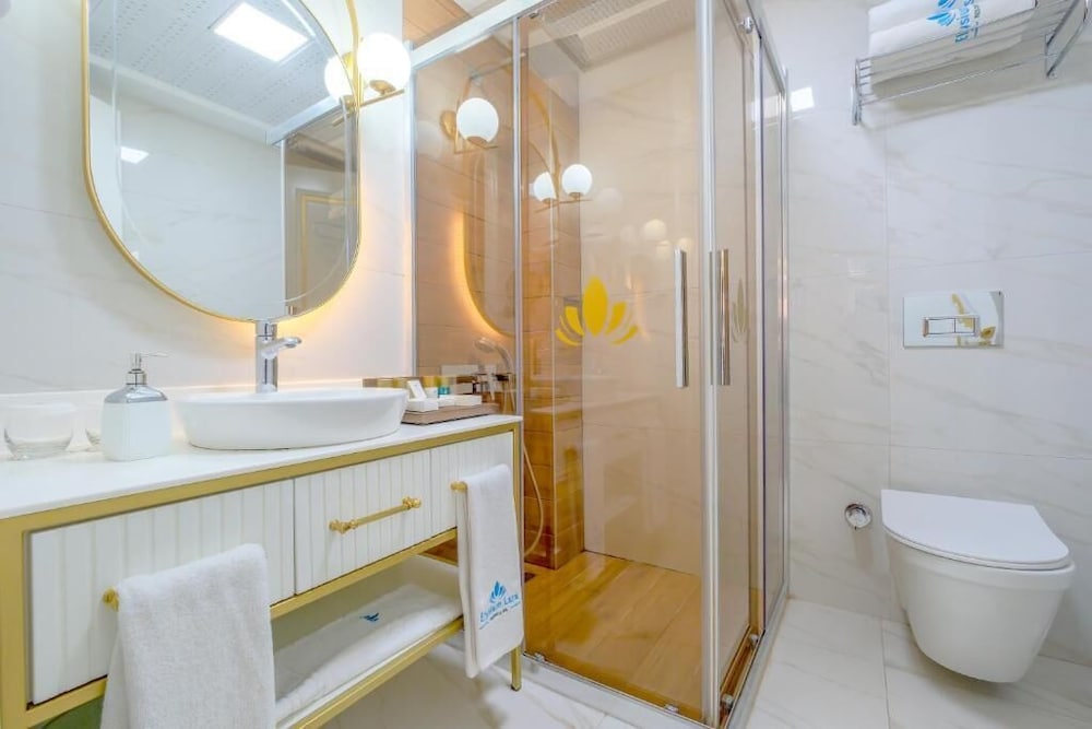 Elysium Green Suites 57/60