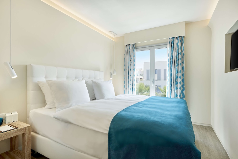 Infinity, Resort, Suite, King Bed