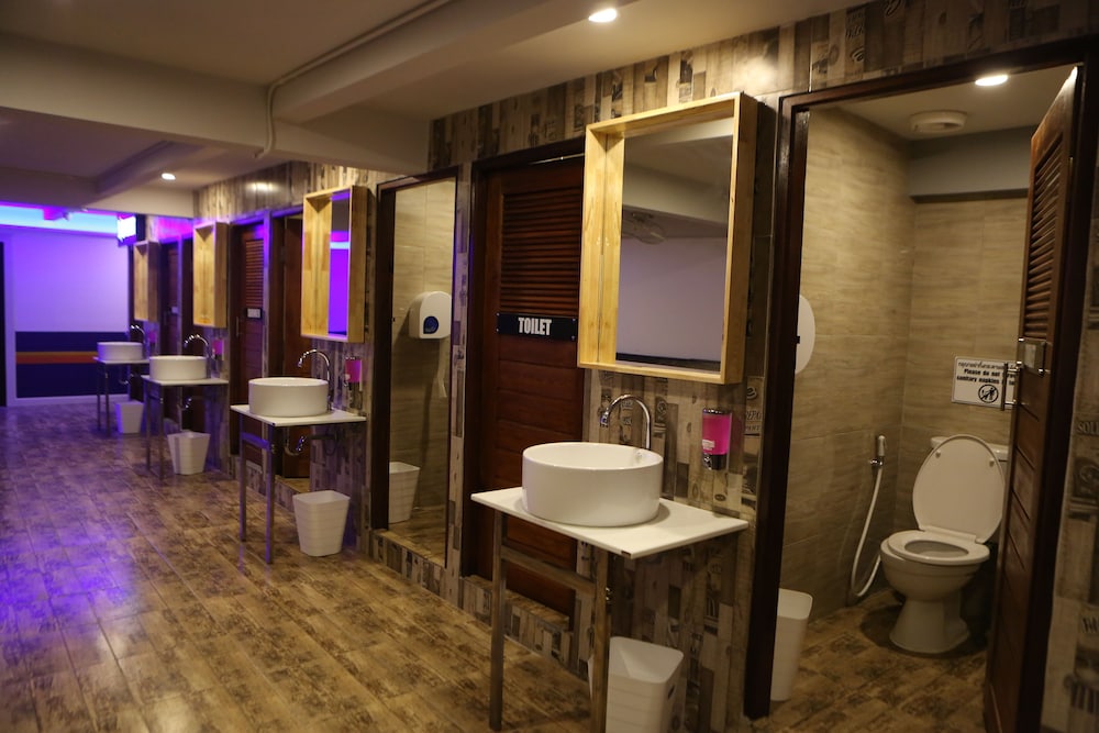 Balcony Party Hostel - Adult 18+ 22/22