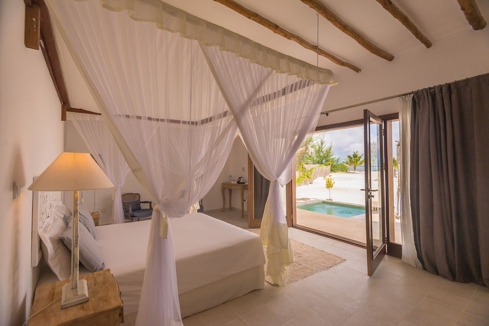Kono Kono Beach Resort 32/73