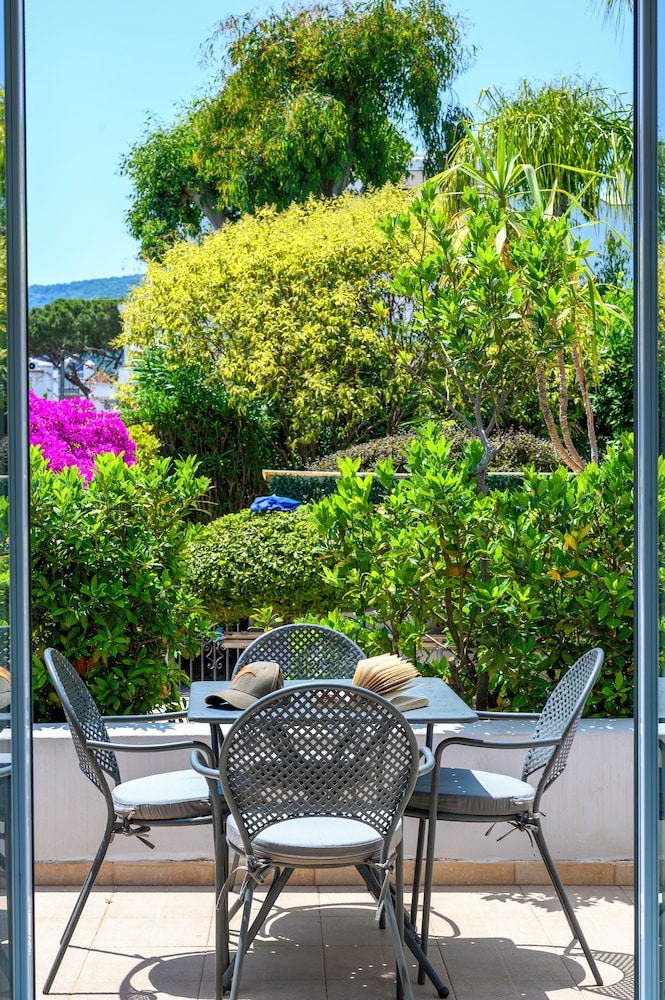 Villa Durrueli Resort Spa 76/78