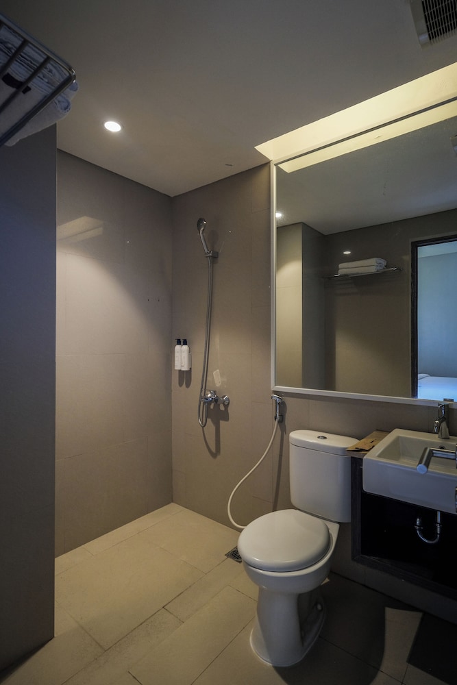 Clove Garden Hotel & Residence 57/58