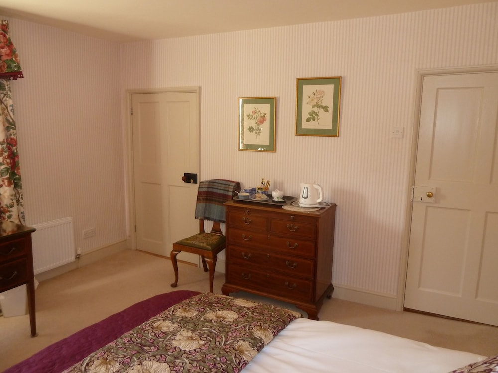 The Old Vicarage B&B 7/50