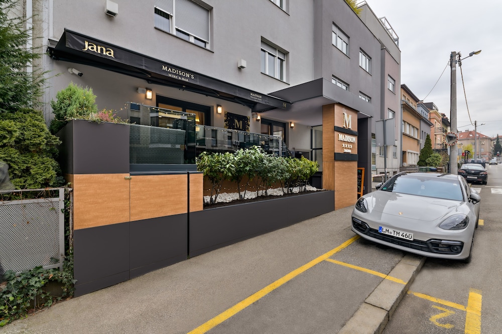 Meridien Luxury Apartments 44/50
