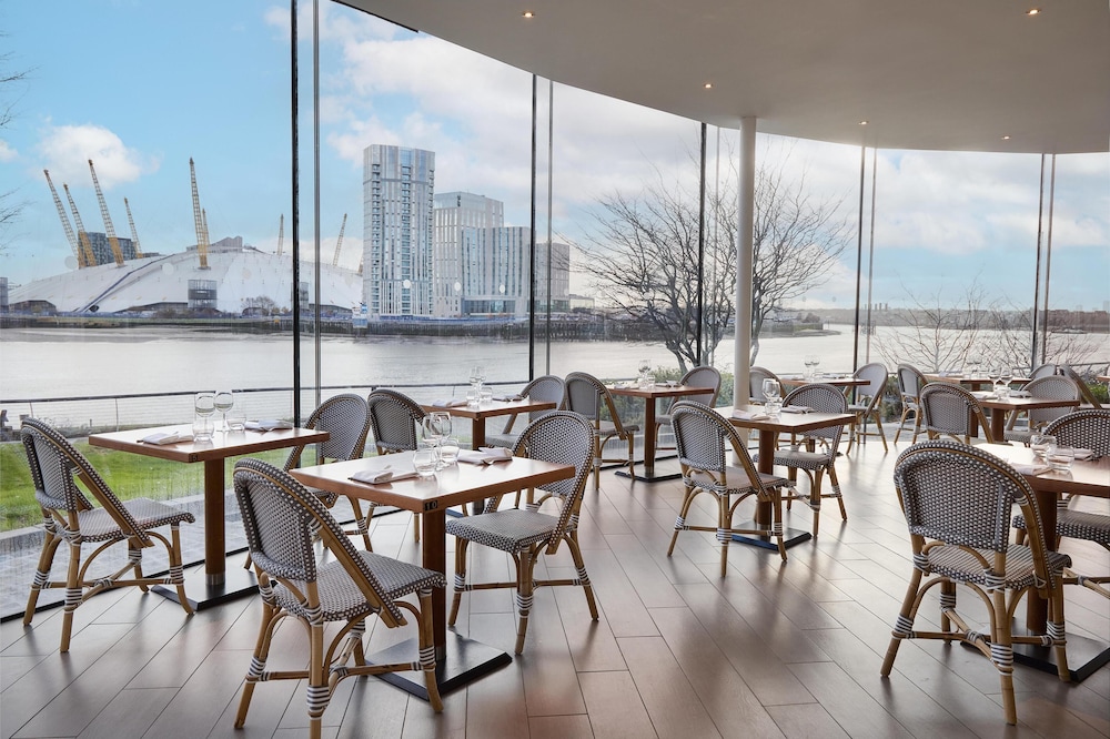 Radisson Blu Hotel, London Canary Wharf East 57/74