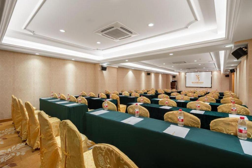 Vienna Hotel (Guangzhou Airport Road Huangshi) 50/60