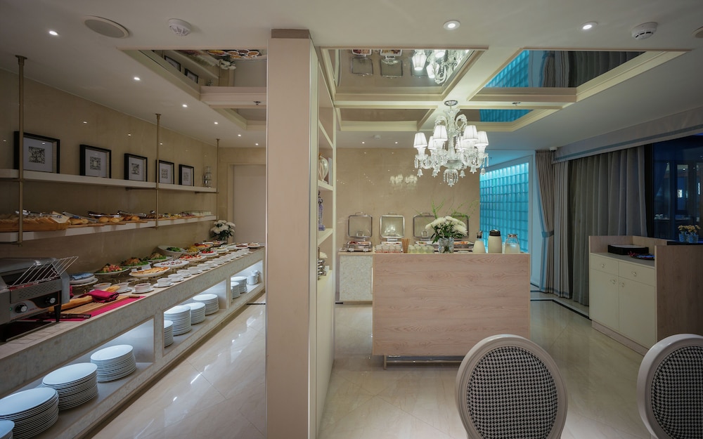 Le Jardin Hotel Haute Couture 10/76