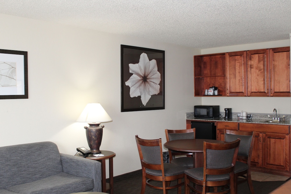 AmericInn by Wyndham Windsor Ft. Collins 52/62