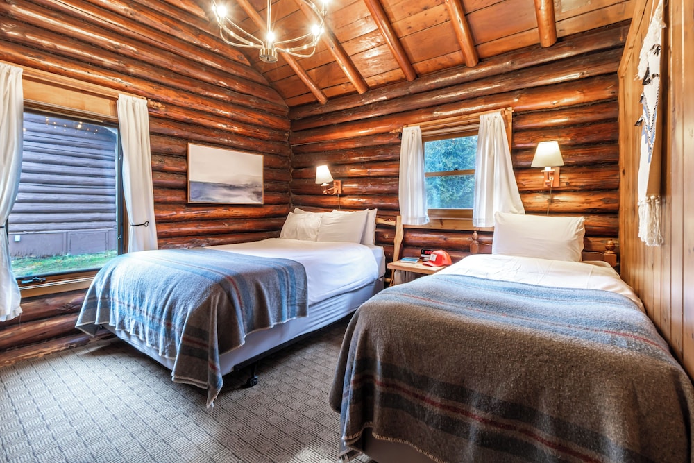 Cabin, 1 Queen and 1 Single Bed, 2 Bathrooms