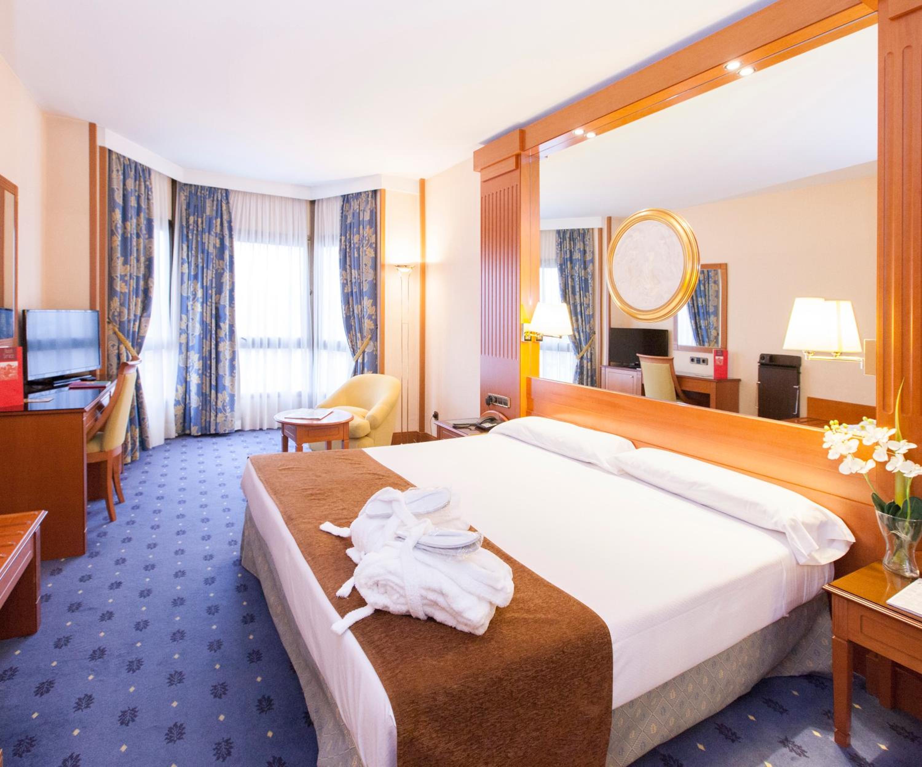 Room, Twin Beds, 2 King Beds