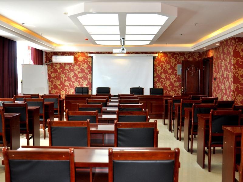GreenTree Alliance Tacheng Wenqin Road Left Bank Of Sunshine Hotel 21/24