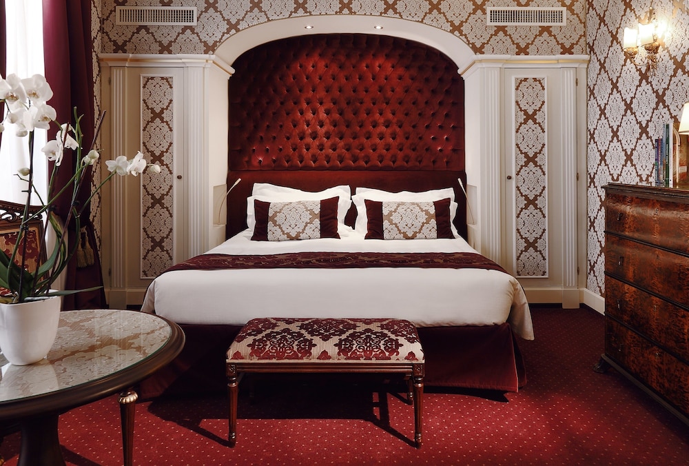 Londra Palace 36/83