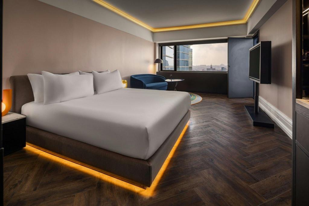 Sky, Family, Twin Beds, King Bed, City View