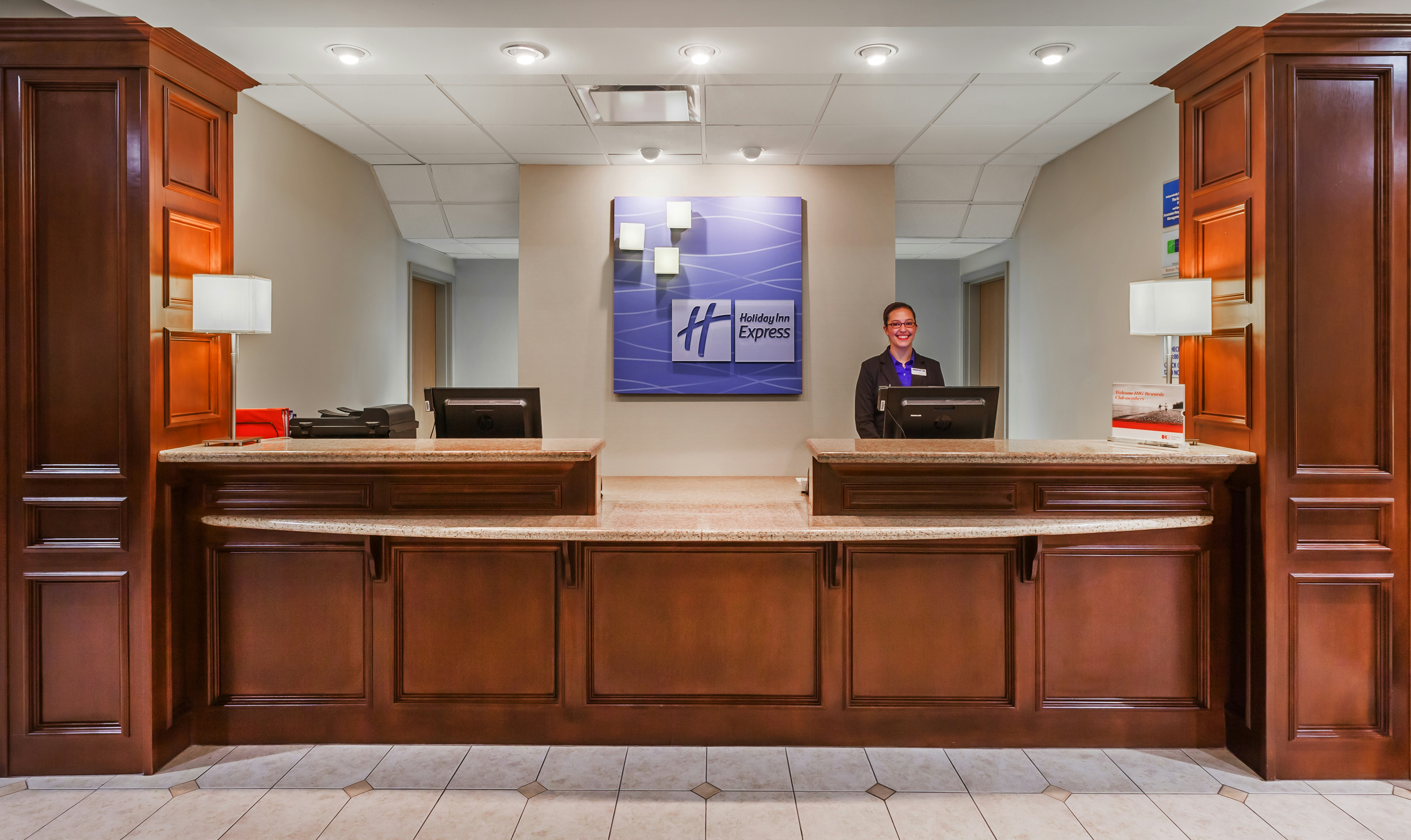 Holiday Inn Express Hotel And Suites Pharr 8/40