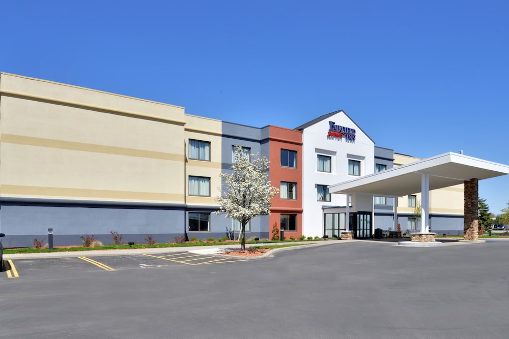 Fairfield Inn Marriott Rochester Airport 33/37