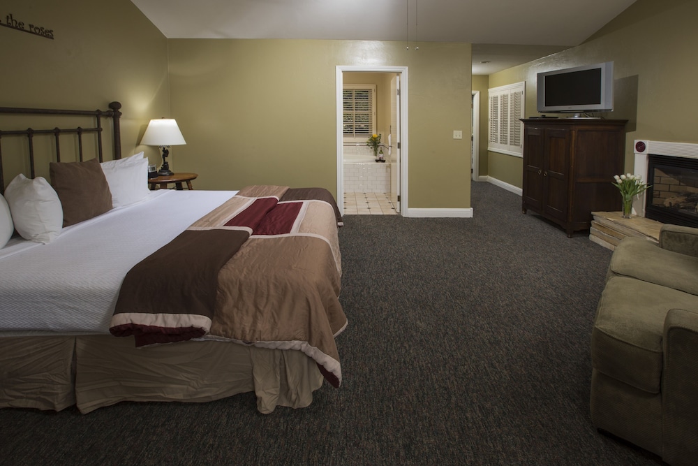 Carmel River Inn 29/62