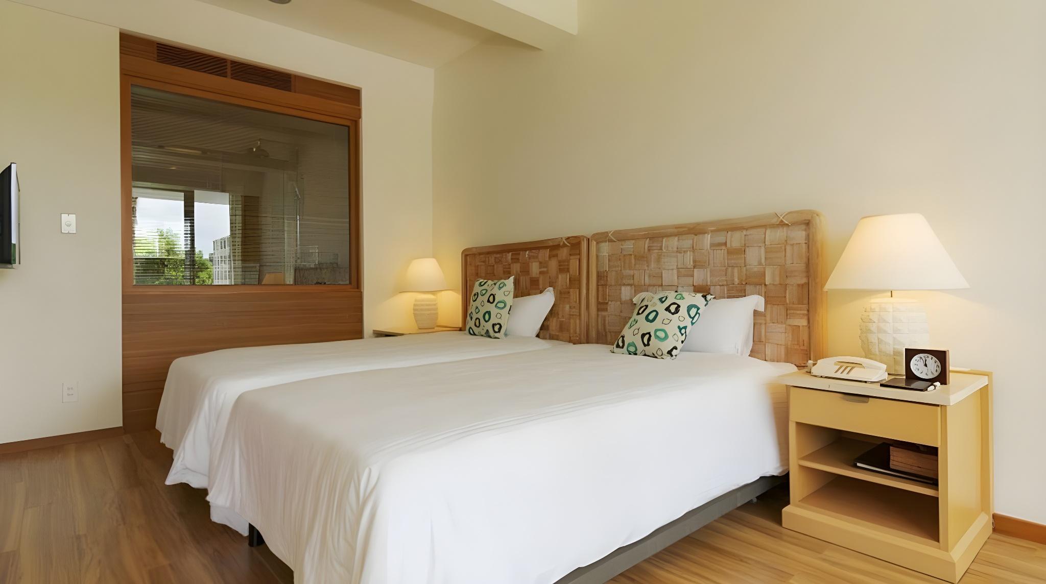 Premier, Twin Beds, Green View