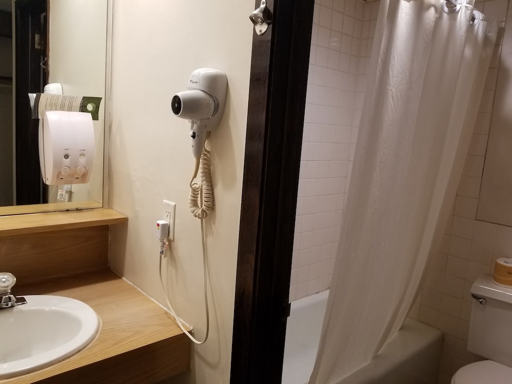 Americas Best Value Inn Hinckley 6/25